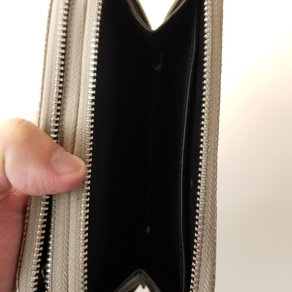 Guess Grey Wallet Purse Zip Around Clutch Bag with Logo Design - Very Good - Picture 7 of 10